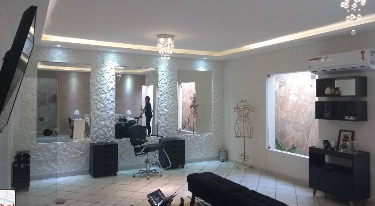 Dra. Elaine Carvalho, esteticista da Clínica TedaVi